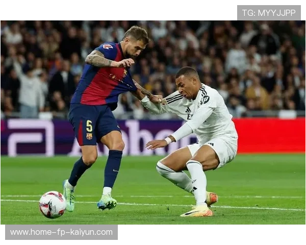 姆巴佩快速反击一条龙破门,巴黎全队激动庆祝 姆巴佩快速反击一条龙破门,巴黎全队激动庆祝